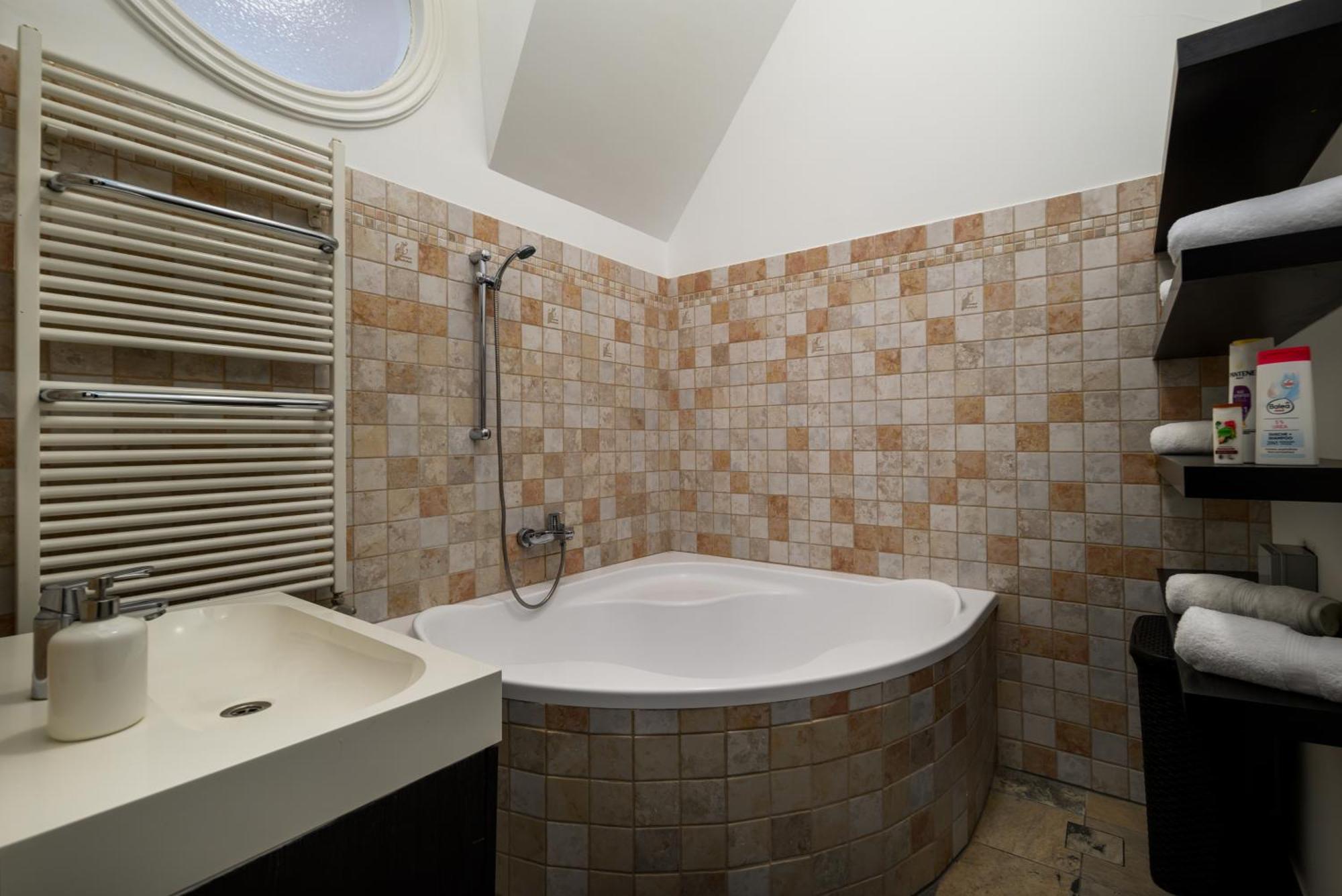 Rustic Downtown Apartment 106 M2 Budapest Ngoại thất bức ảnh